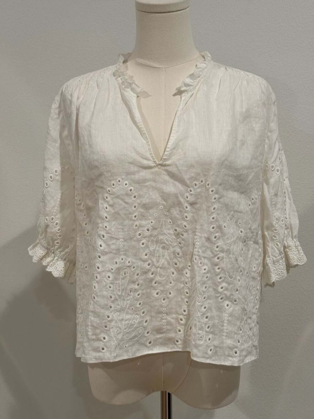 AYR White Eyelet Embroidered Linen Blouse Size M
